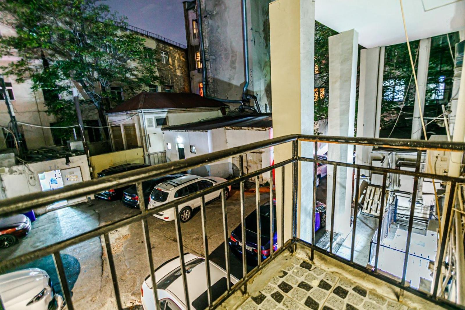 M Estate. 2 Room Home In Targovu Baky Esterno foto
