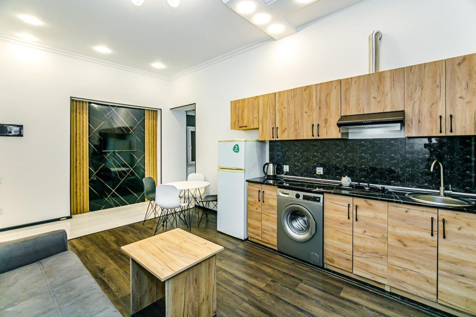 M Estate. 2 Room Home In Targovu Baky Esterno foto