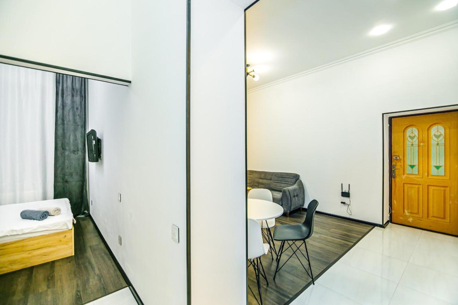 M Estate. 2 Room Home In Targovu Baky Esterno foto