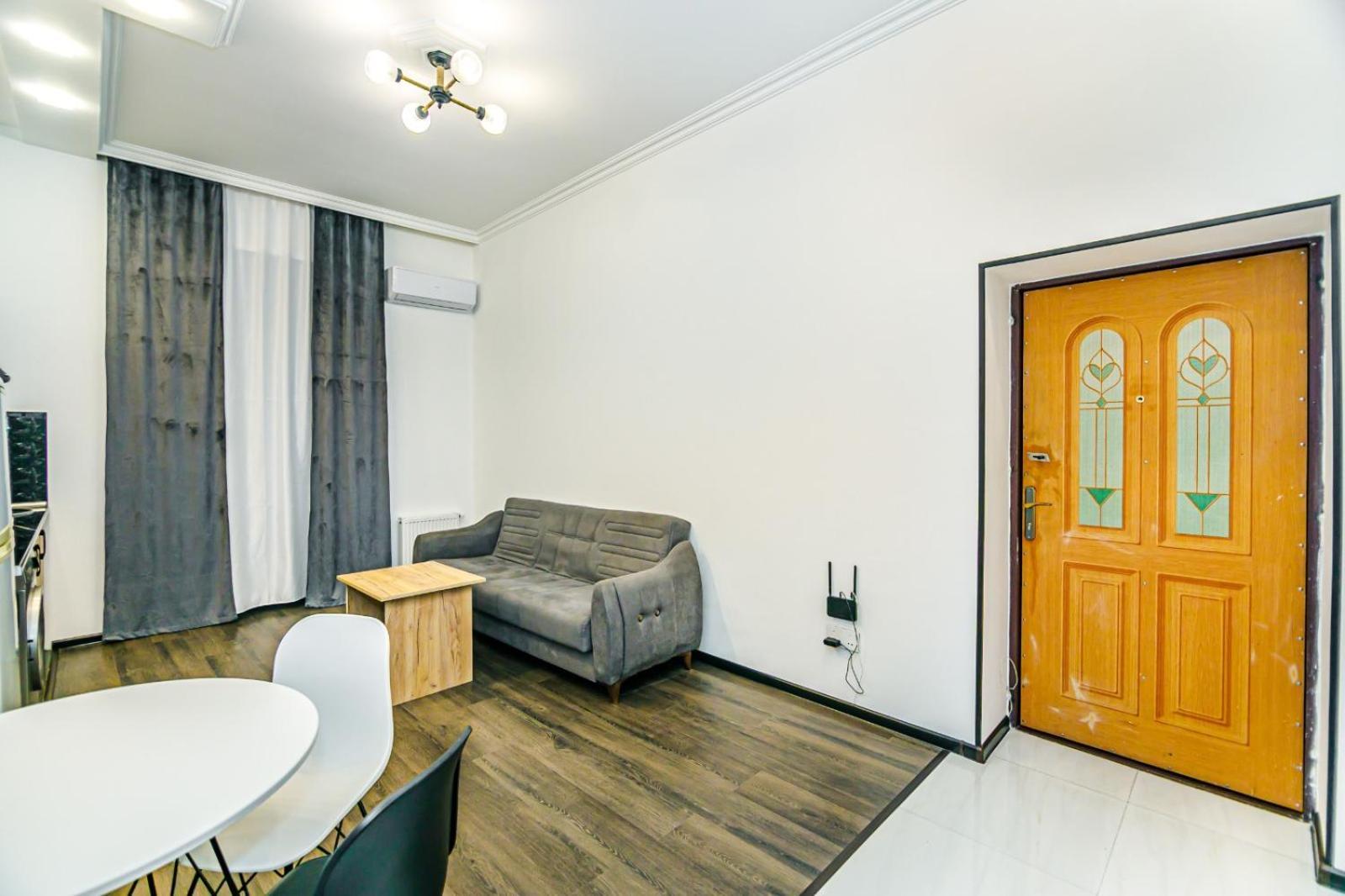 M Estate. 2 Room Home In Targovu Baky Esterno foto